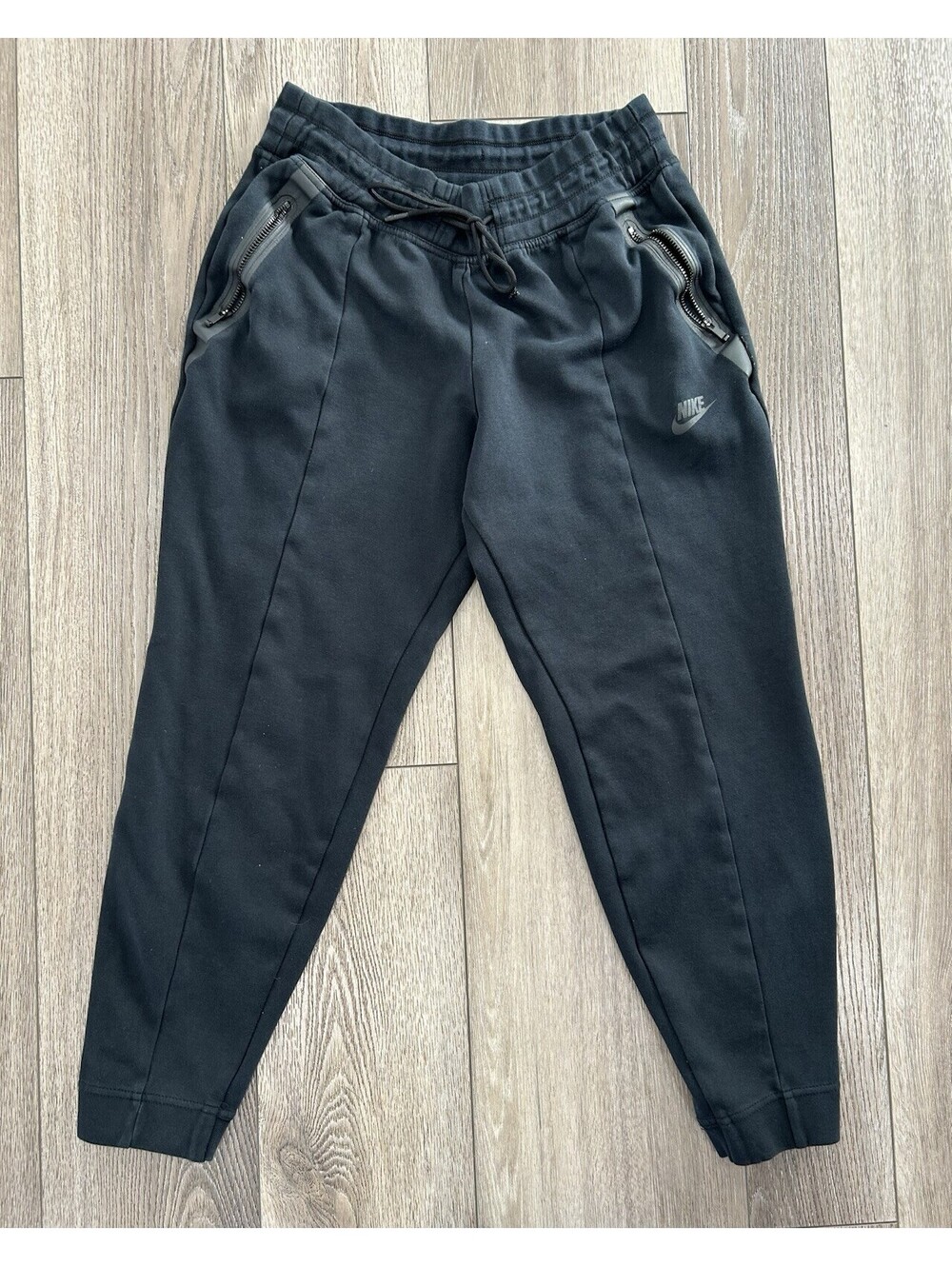 Nike Sportswear Tech Fleece Women’s Black Jogger Pants Size Medium Casual